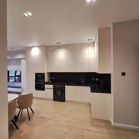 Apartment Charming 2-bedroom Near The River In Bratislava